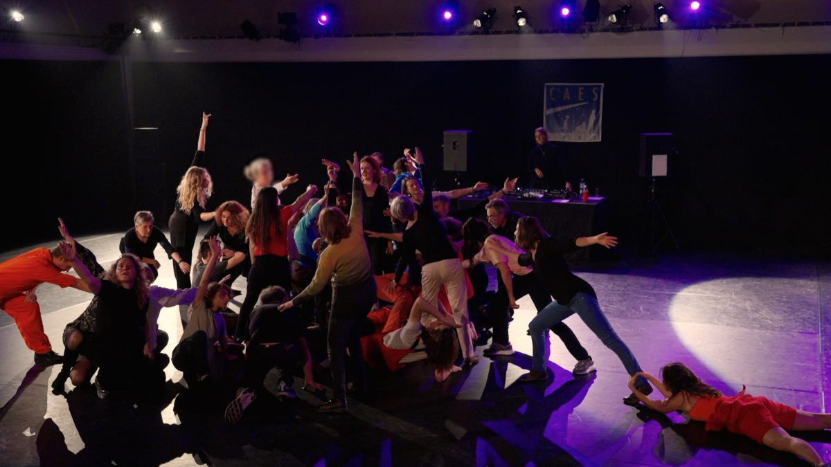 À Roubaix, une expérience de danse collective inédite - CAES Mag